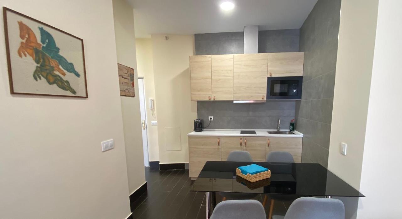 Aym Places Maestranza Apartment Севиля Екстериор снимка