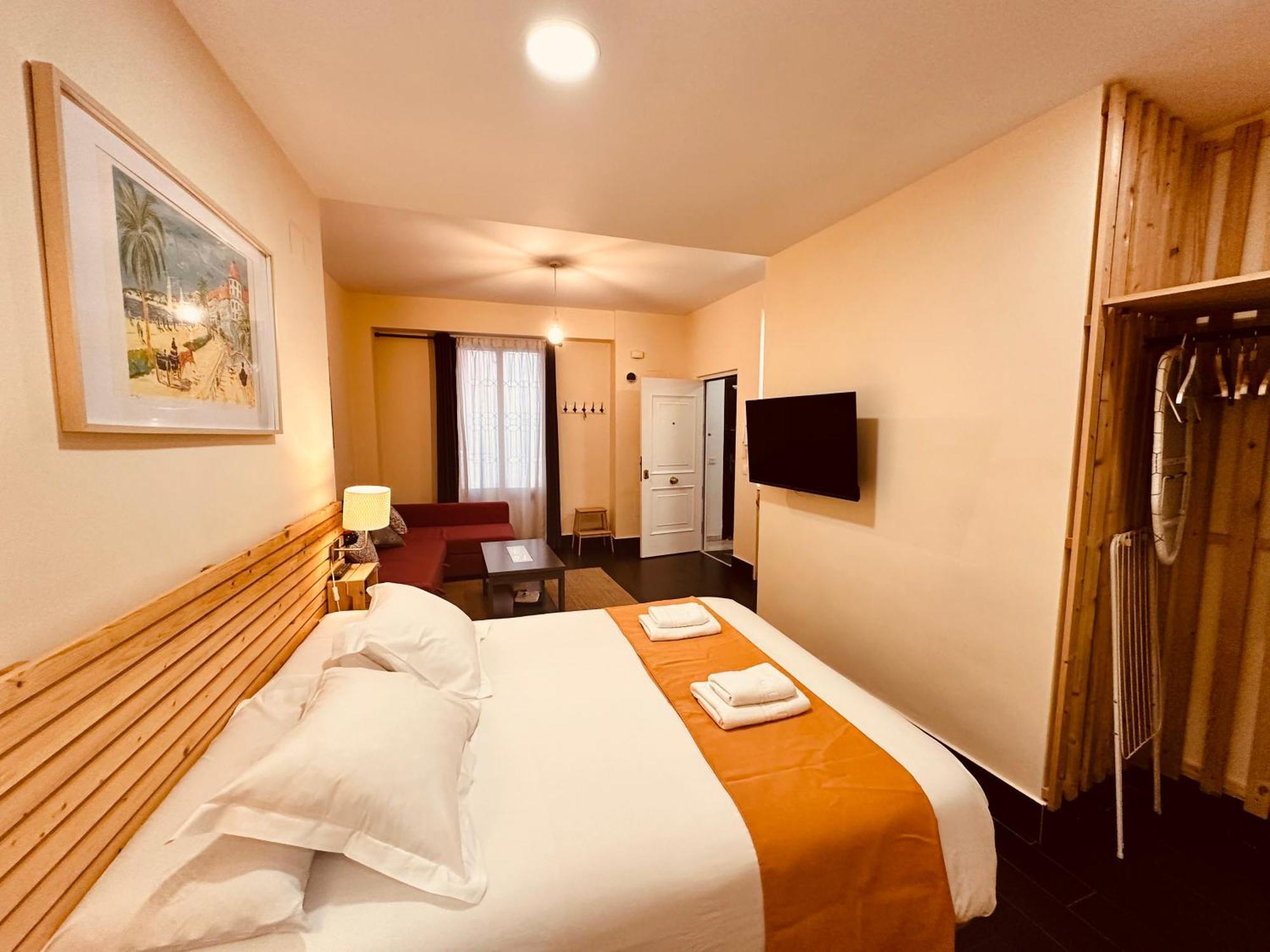 Aym Places Maestranza Apartment Севиля Екстериор снимка